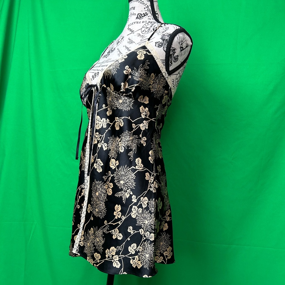NWOT VS Victoria’s Secret Baby Doll Cami Slip Open Tie Front. Size M. - Picture 3 of 10